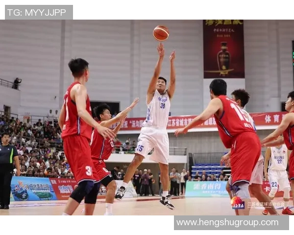 南京篮球队在邀请赛中以81分稳居积分榜首位展现强劲实力 南京篮球队在邀请赛中以81分稳居积分榜首位展现强劲实力