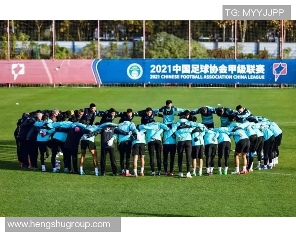 武汉羽毛球队在总决赛积分榜上以67分稳居第一名展现强劲实力